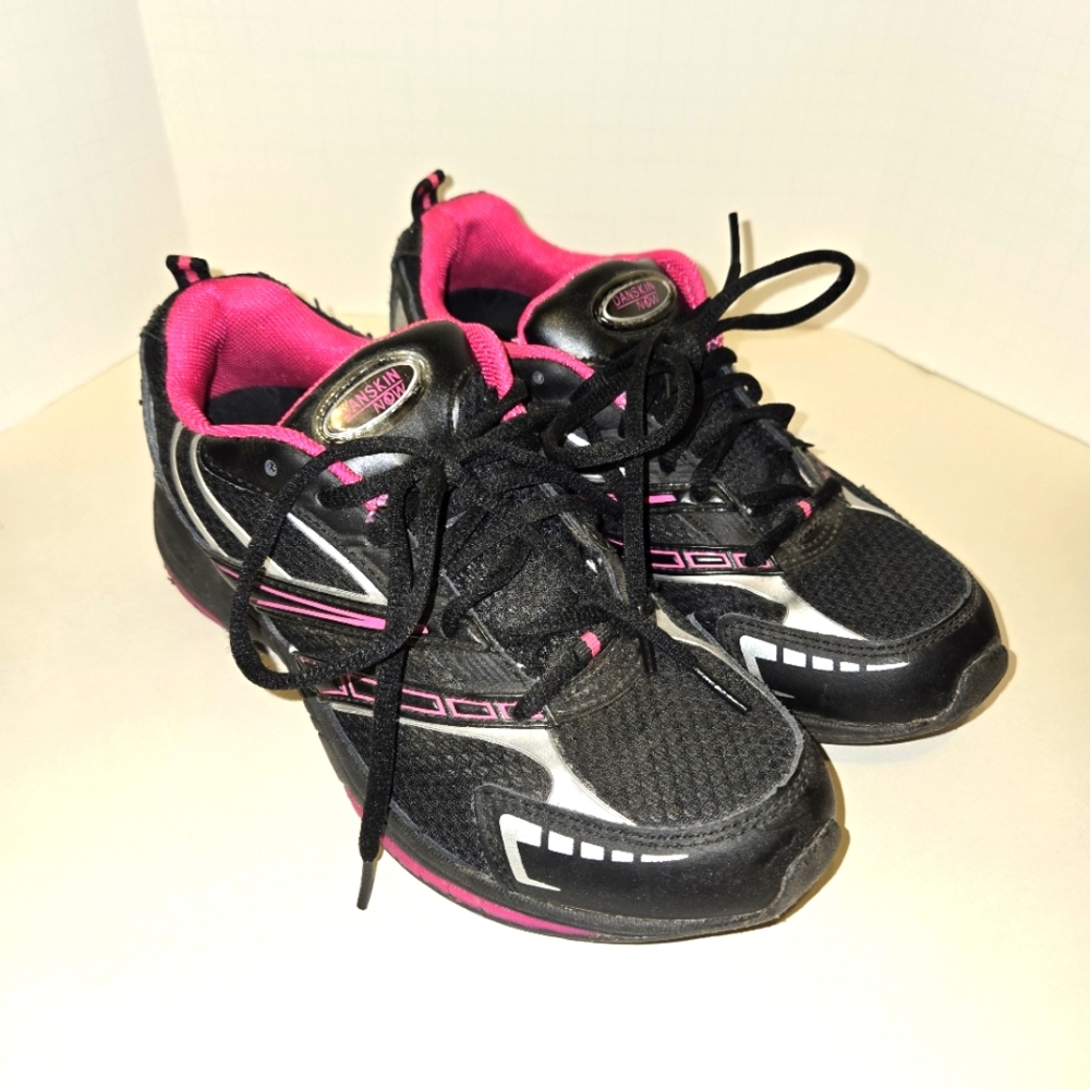 Danskin Now Sneakers
